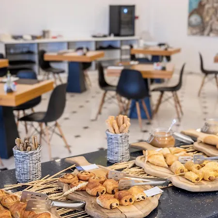 Отель Smy Mediterranean White Santorini (adults Only)